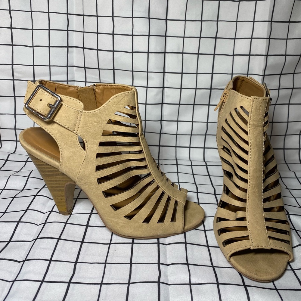 Tan Heels with Buckle